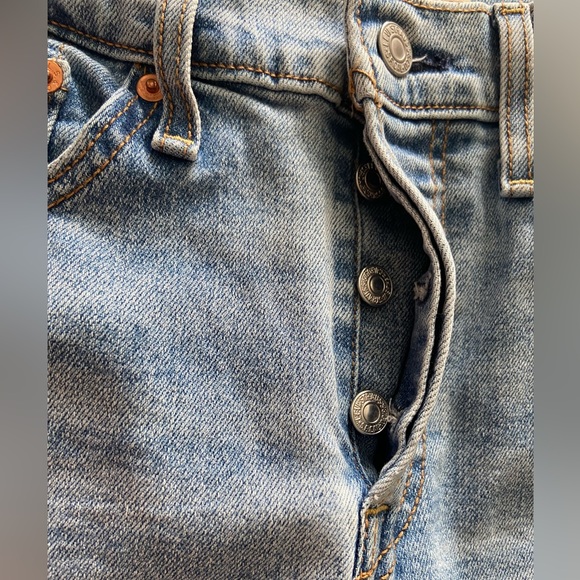 Levi’s Strauss Wedgie Straight light blue distressed size 27 - Picture 5 of 6